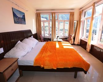 Hotel Meadows - Manali - Bedroom