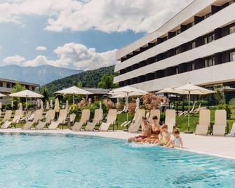 ثيرمينهوتيل كارافانكينهوف - فيلاخ - حوض السباحة