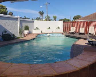 Nahoon Bed & Breakfast - East London - Kolam