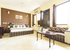 Olive @ Dlf Galleria - Gurugram - Living room