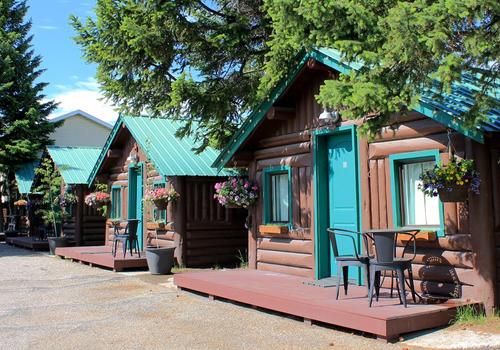 Moose Creek Inn C$ 164 (C̶$̶ ̶2̶6̶1̶). West Yellowstone Hotel Deals &  Reviews - KAYAK