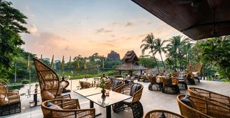 Chatrium Hotel Royal Lake Yangon - Yangon - Lounge