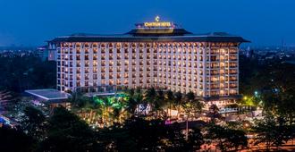 Chatrium Hotel Royal Lake Yangon - Yangon