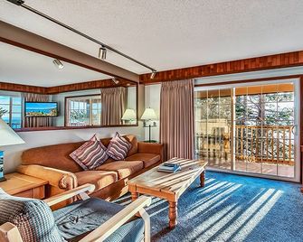 The Tahoe Beach & Ski Club Owners Association - South Lake Tahoe - Wohnzimmer
