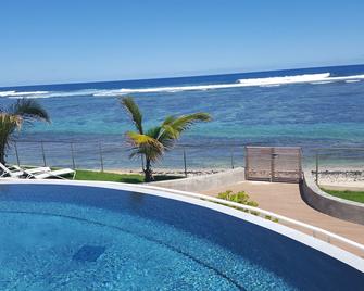 Le Battant Des Lames - Saint-Pierre - Pool