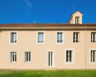 m3 Hôtel Ferney - Ferney-Voltaire - Bâtiment