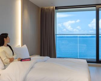 Hound Hotel Pohang Yeongildae - Pohang - Bedroom