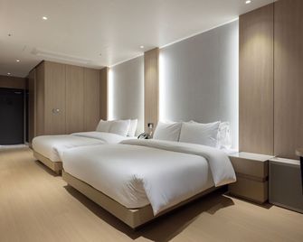 Hound Hotel Pohang Yeongildae - Pohang - Bedroom