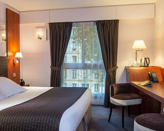 โรงแรมอองแปร์ - ปารีส - ห้องนอน