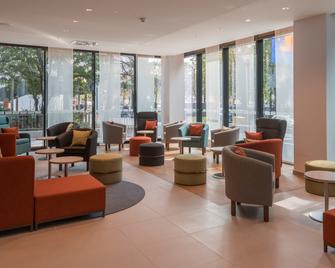 Premier Inn Mannheim City Centre - Mannheim - Lobby