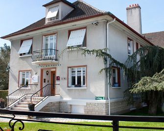 Hotel Belvedere - Amilly - Gebouw