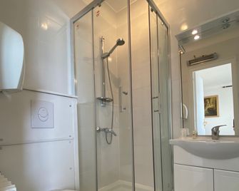 Belvedere Montargis Amilly - Amilly - Bathroom