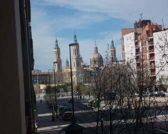 Hostal Cumbre - Zaragoza - Vista del exterior