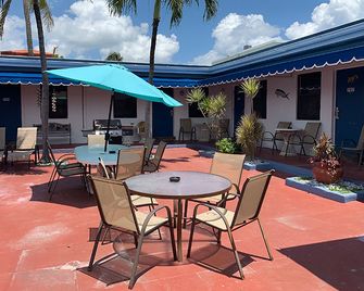 Hollywood Beach Hotels - Hollywood - Patio