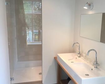 Art Hotel Harlingen - Harlingen - Bad