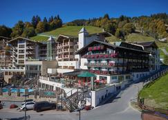 Stammhaus Wolf im Hotel Alpine Palace - Saalbach - Edificio