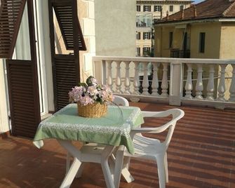 Albergo Fiorenza & Banksia - ألاسيو - شرفة