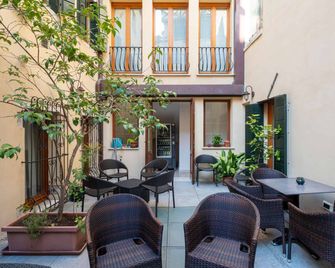 Hotel Antigo Trovatore - Venesia - Serambi