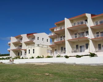 Ocean Terrace Condominiums - The Valley - Bygning