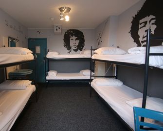 The Flying Pig Beach Hostel - Noordwijk - Sovrum