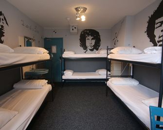 The Flying Pig Beach Hostel - נורדוויק - חדר שינה