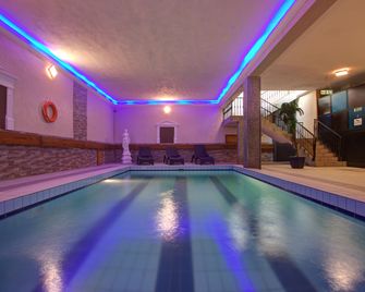 Canifor Hotel - Saint Paul’s Bay - Havuz