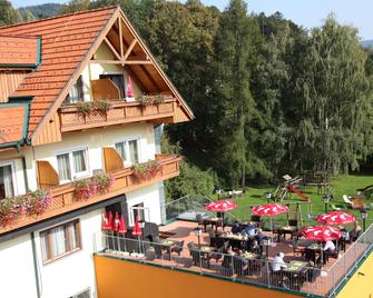 Hotel Angerer-Hof - Anger - Innenhof