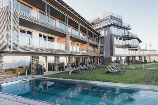 Alpinhotel Pacheiner - Treffen - Building
