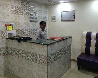 Hotel Janata Residency - Mumbai - Front desk