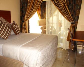 Meet Mekaar Resorts - Nquthu Hotel - Nqutu - Habitación