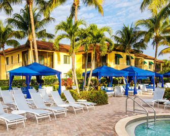 Naples Bay Resort and Marina - נייפלס - פטיו