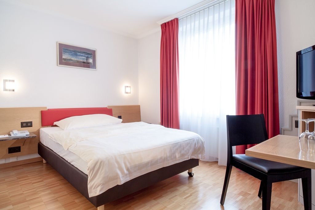 Hotel Coronado - Zürich - Schlafzimmer