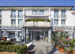 Hotel Fly Away - Kloten - Building