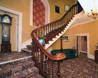 Cliffe Norton - Tenby - Stairs