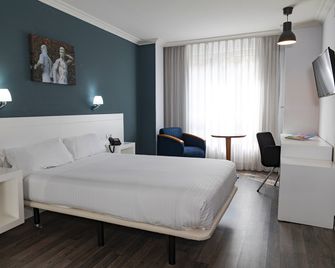 Gran Hotel Regente - Oviedo - Habitación