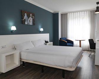 Gran Hotel Regente - Oviedo - Bedroom
