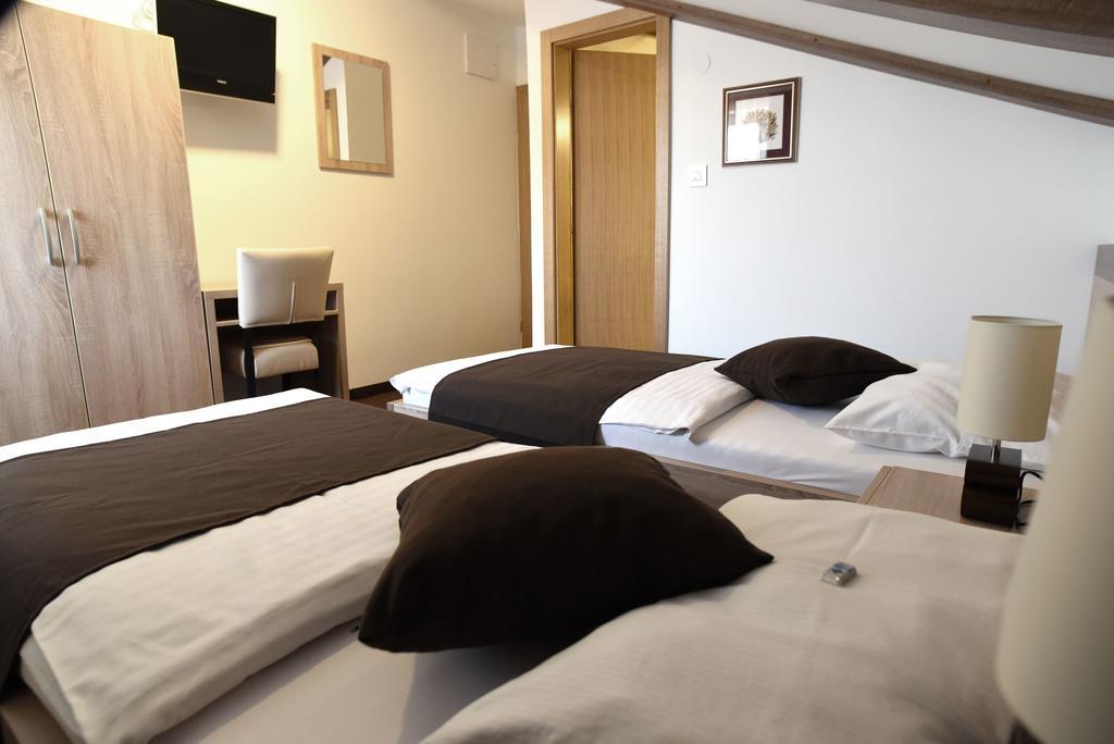 Rooms Barba Niko Near Zagreb Airport from . Velika Gorica Hotel