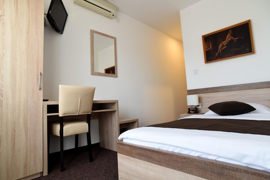 Rooms Barba Niko Near Zagreb Airport from . Velika Gorica Hotel