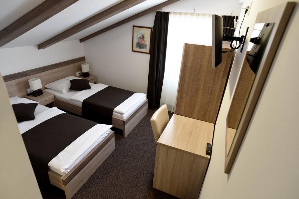 Rooms Barba Niko Near Zagreb Airport from . Velika Gorica Hotel