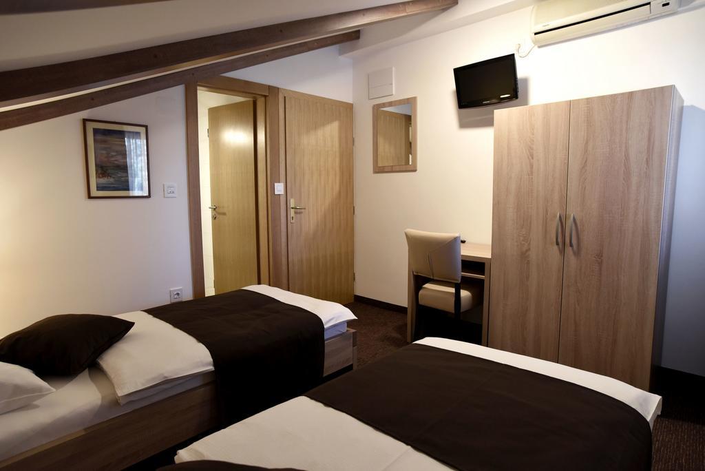 Rooms Barba Niko Near Zagreb Airport from . Velika Gorica Hotel