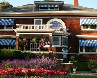 Beazley House Bed And Breakfast Inn - Napa - Building