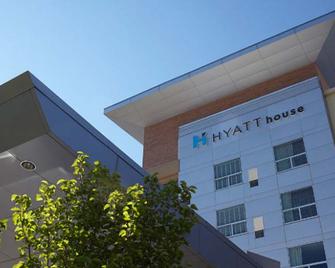 Hyatt House Chicago/Evanston - Evanston - Building