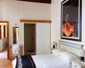 22 Van Wijk Street Tourist Accommodation - Franschhoek - Slaapkamer