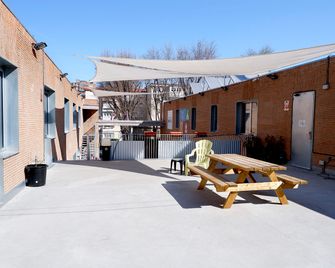 Scout Madrid Hostel - Madrid - Außenansicht