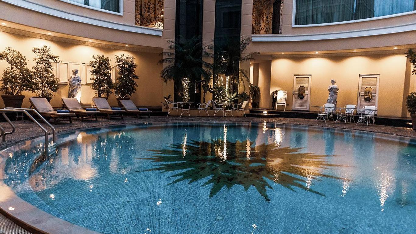 Four Seasons Place Pattaya