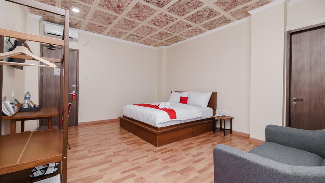 RedDoorz Plus near Soekarno Hatta Airport 2