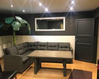 Hotel Emmi - بارنو - ردهة