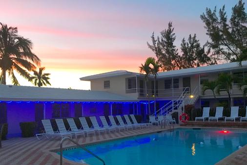 Sea Steps Suites - Pompano Beach - Building