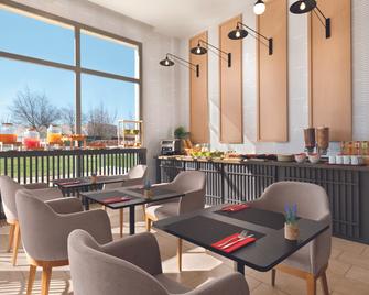 Ramada by Wyndham Madrid Getafe - Getafe - Restaurant