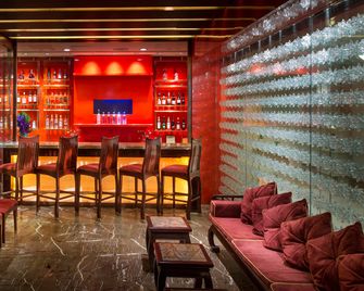 Hong Kong Disneyland Hotel - Hong Kong - Bar